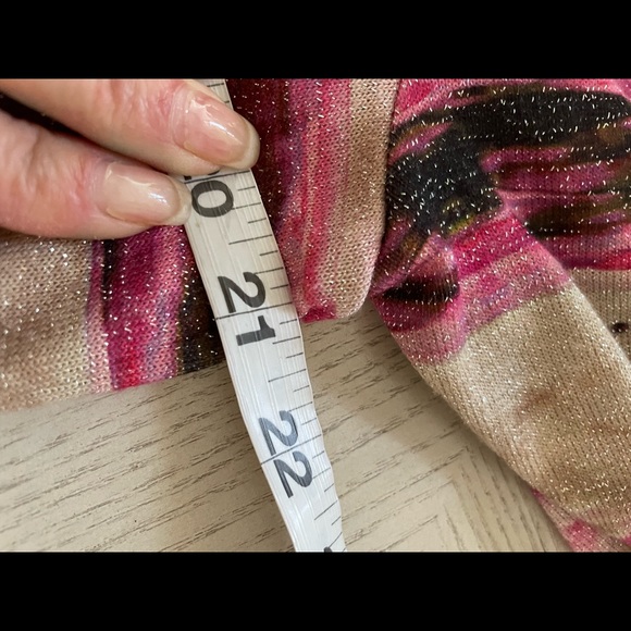 Chico’s, Glitter & Silver Studded with shark bite bottom Tunic is a Sz and 10-12 - Picture 7 of 11